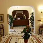 Отель Raeli Lux