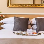 Отель Raeli Lux 4*