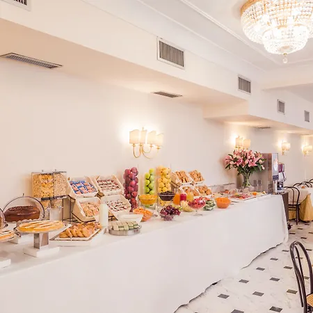 Отель Raeli Lux 4*