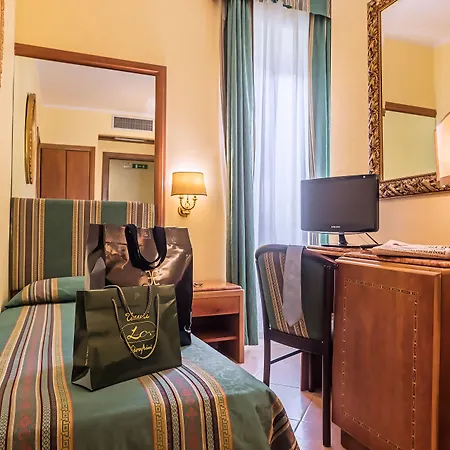Raeli Lux Отель 4*