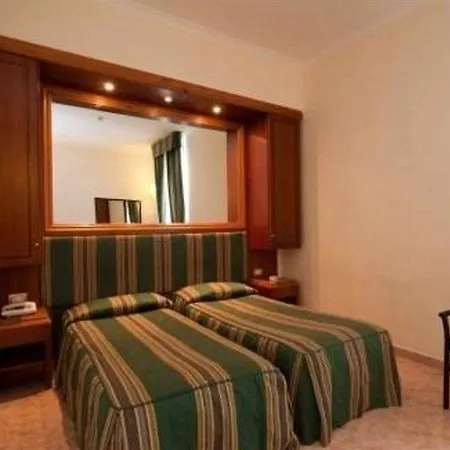 Raeli Lux Rome