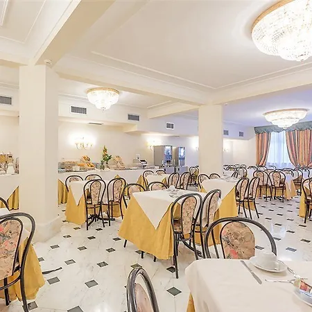 Otel Raeli Lux