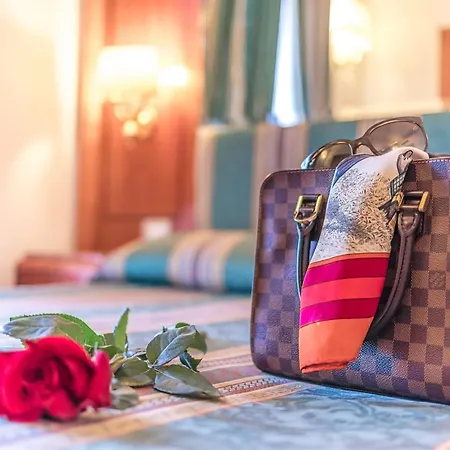 Raeli Lux Otel 4*