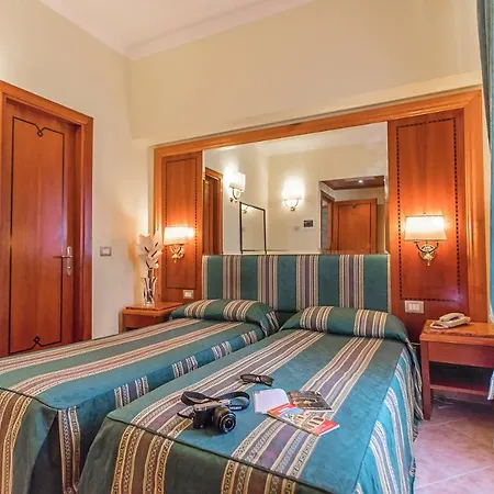 Raeli Lux Otel