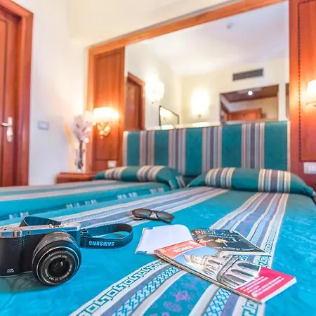 Raeli Lux Otel 4*