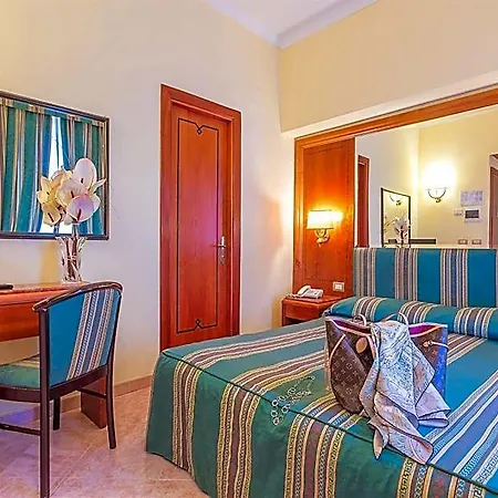 Hotel Raeli Lux 4*