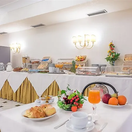 Raeli Lux 4* Řím