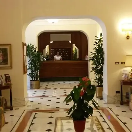 Hotel Raeli Lux