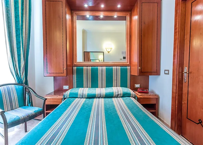 Raeli Lux فندق روما