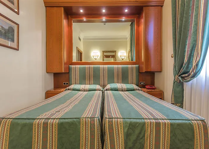 Raeli Lux 4* روما