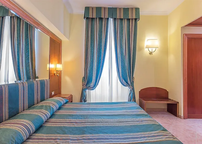 Raeli Lux 4* روما