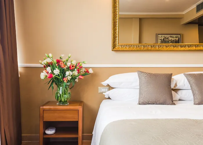 فندق Raeli Lux 4*