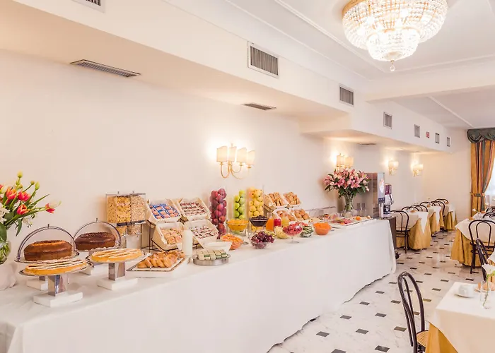 فندق Raeli Lux 4*