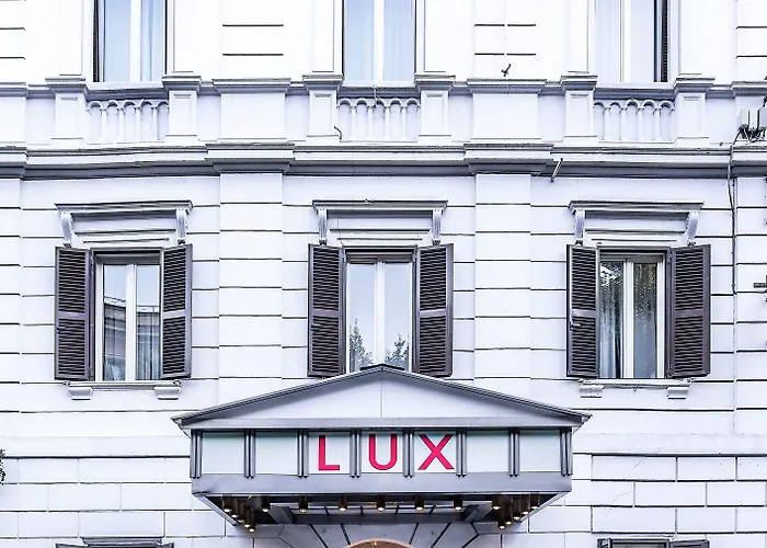 فندق Raeli Lux 4*