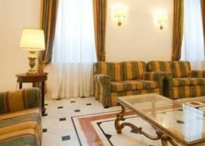 فندق Raeli Lux 4*