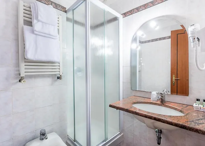 Raeli Lux فندق روما